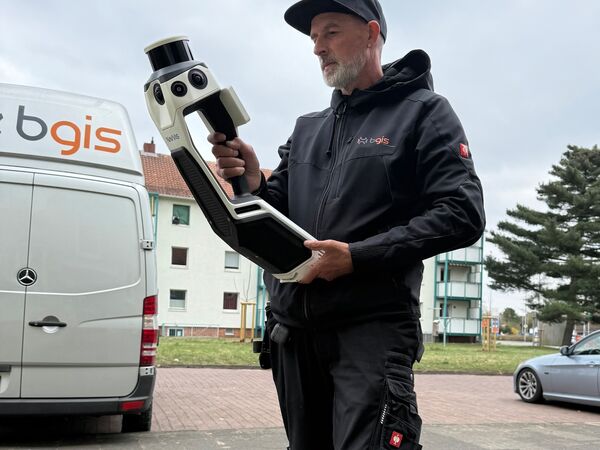 Mobile Mapping :: bgis ergänzt Leistungsprofil mit NavVis MLX