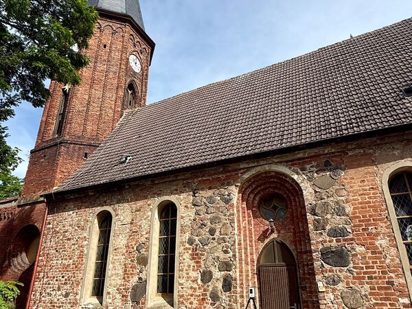 Laserscanning :: präzise 2D Planungsdaten für denkmalgeschützte Kirche