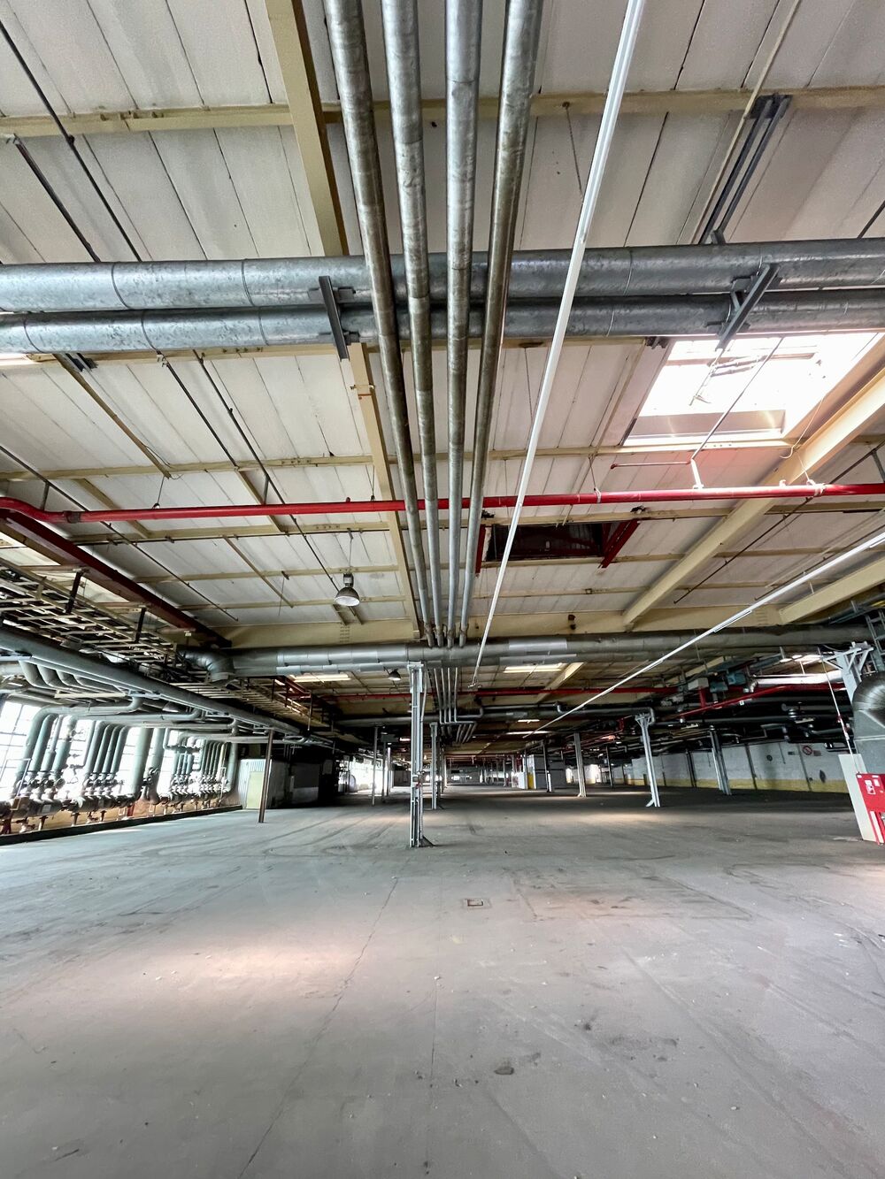 3D Laserscanning und Mobile Mapping einer alten Fertigungshalle von Opel in Rüsselsheim