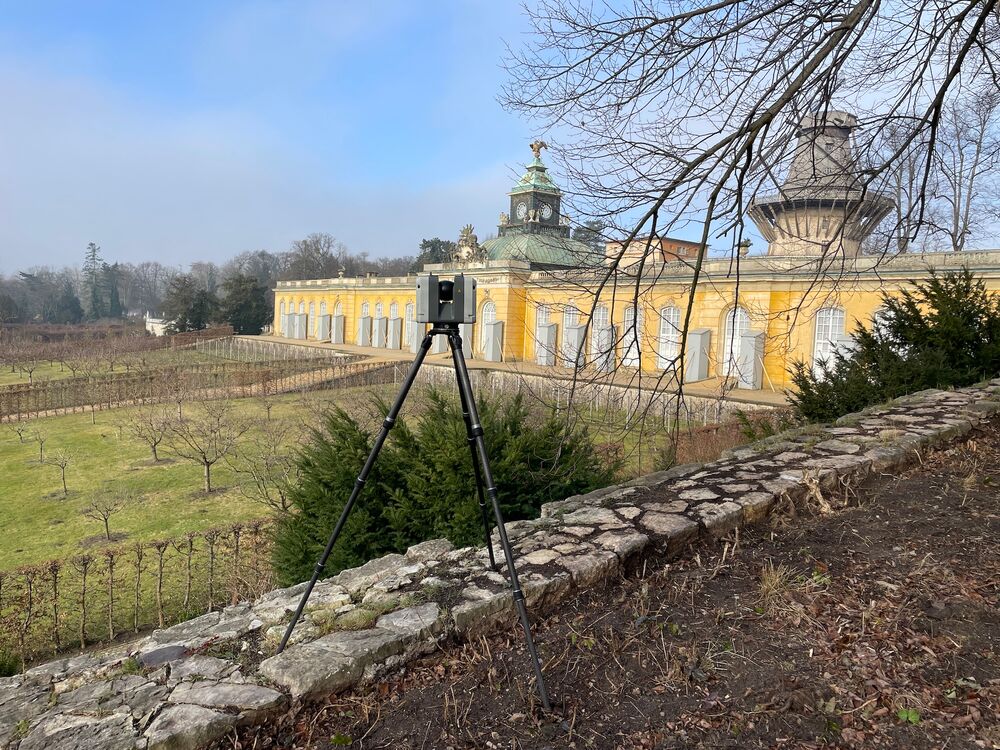 Laserscanning einer historischen Mauer