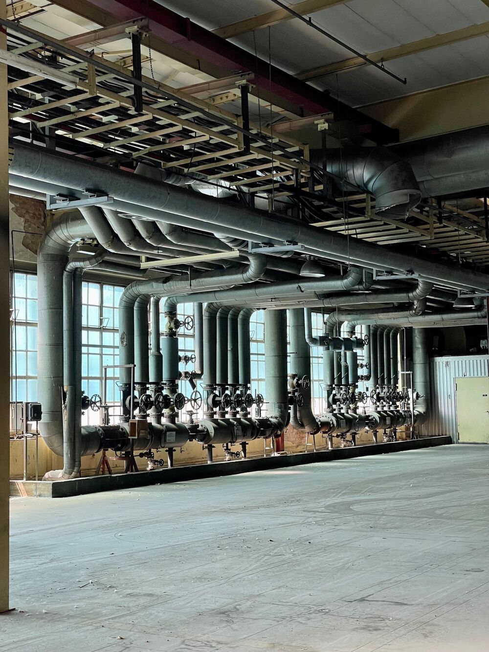 3D Laserscanning und Mobile Mapping einer alten Fertigungshalle von Opel in Rüsselsheim
